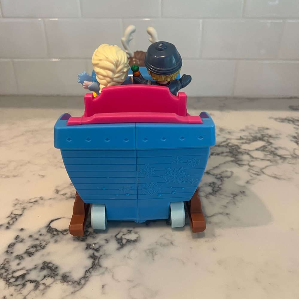 Fisher Price Little People Disney Elsa's Ice Palace & Frozen Kristoff's Sleigh - Picture 3 of 5